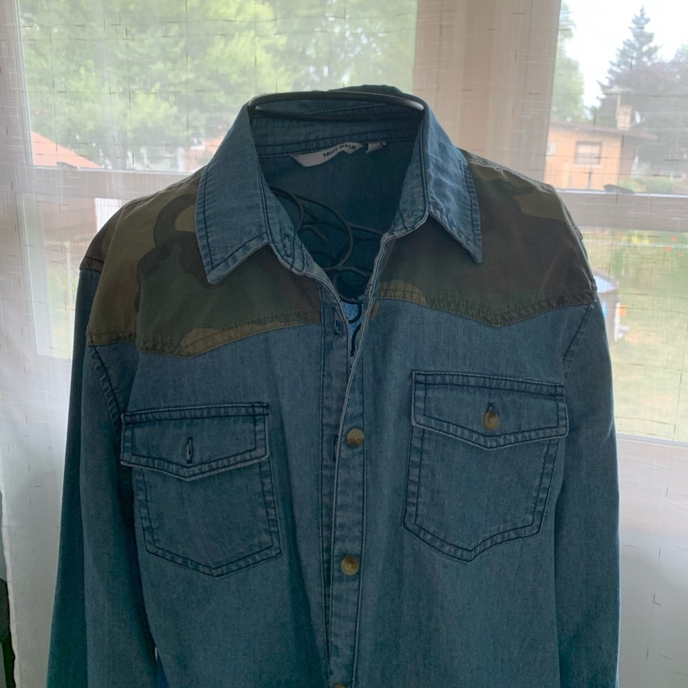 Shirt - Picture 3 of 4